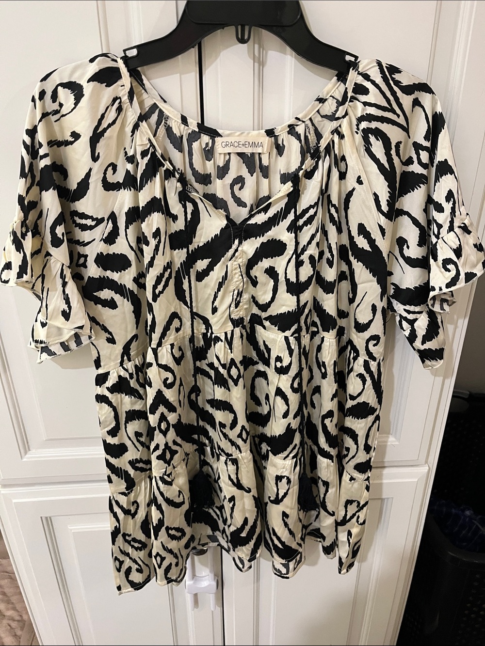 Grace & Emma Black and White Printed Tunic Top